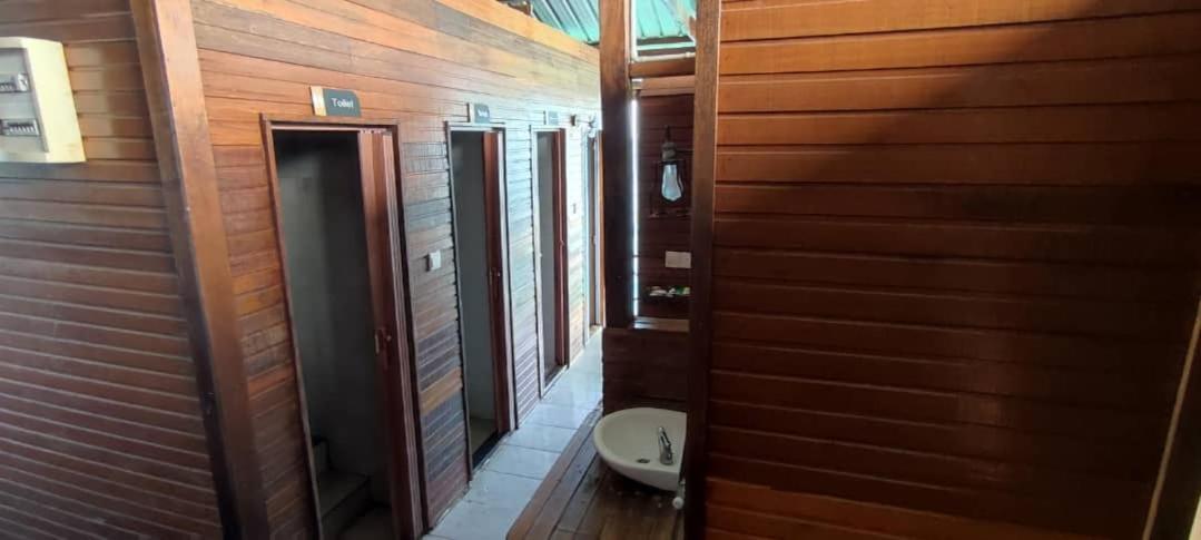 Hôtel Seacoral Water Chalet à Semporna Extérieur photo